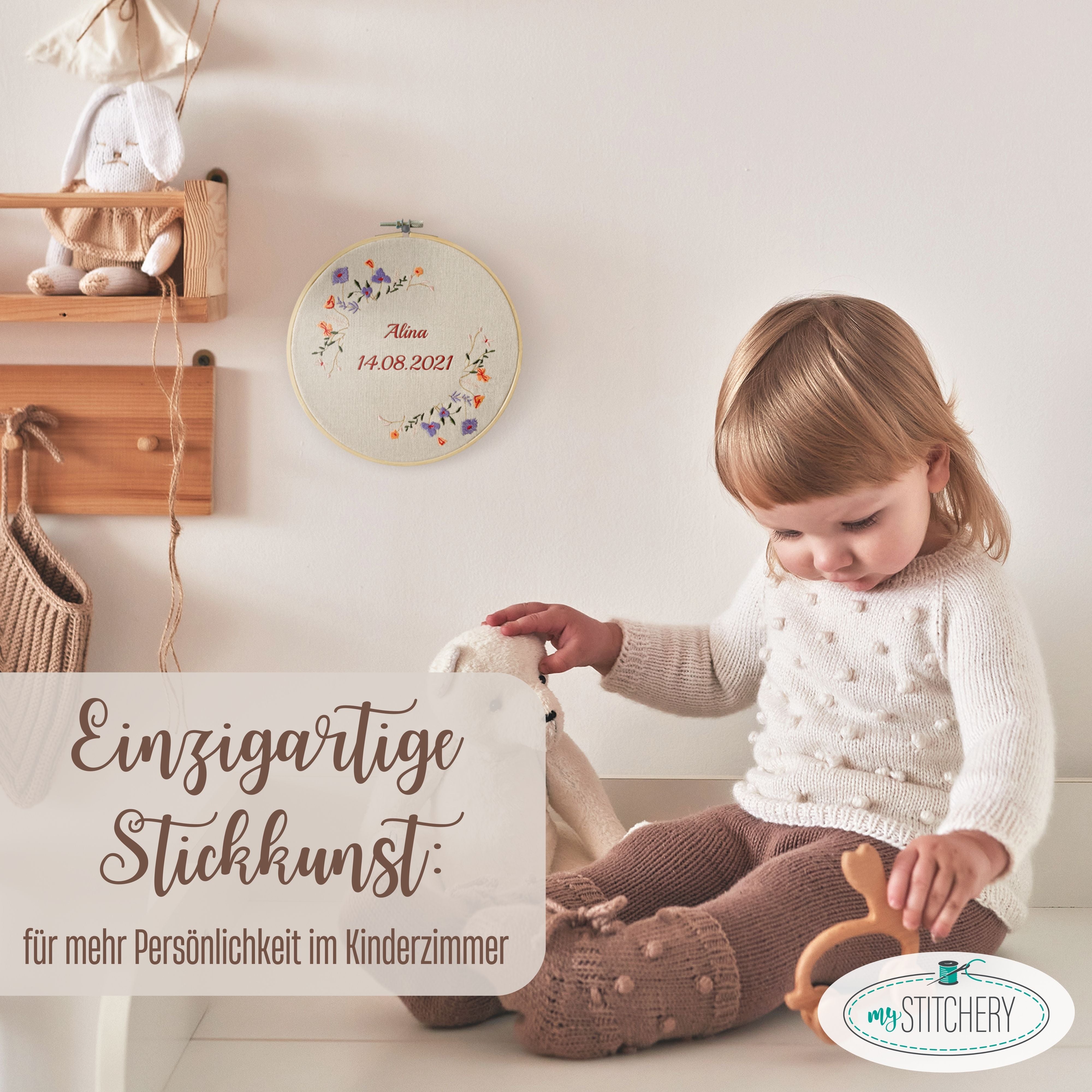 Stickrahmen mit Namen und Datum bestickt - Personalisiertes Geschenk zur Geburt oder Taufe