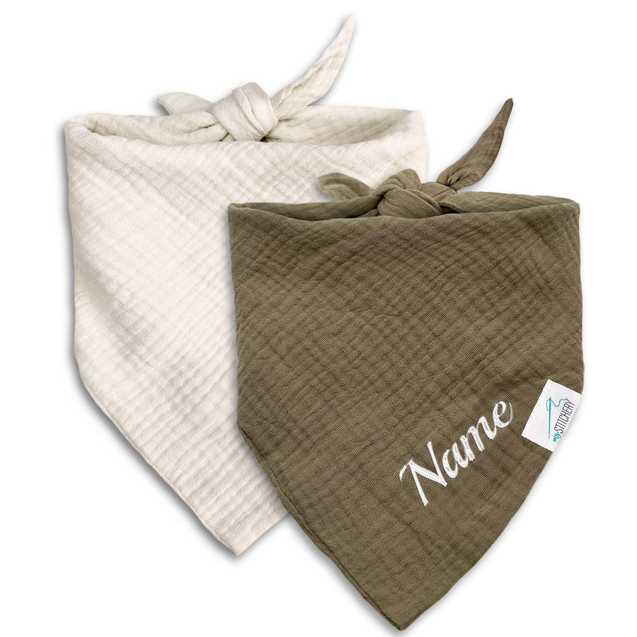 Personalisiertes Musselin Hundehalstuch mit Namen bestickt